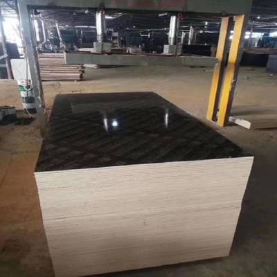 覆膜模板厂家选择指南 建筑模板覆膜纸与建筑工地模板全解析